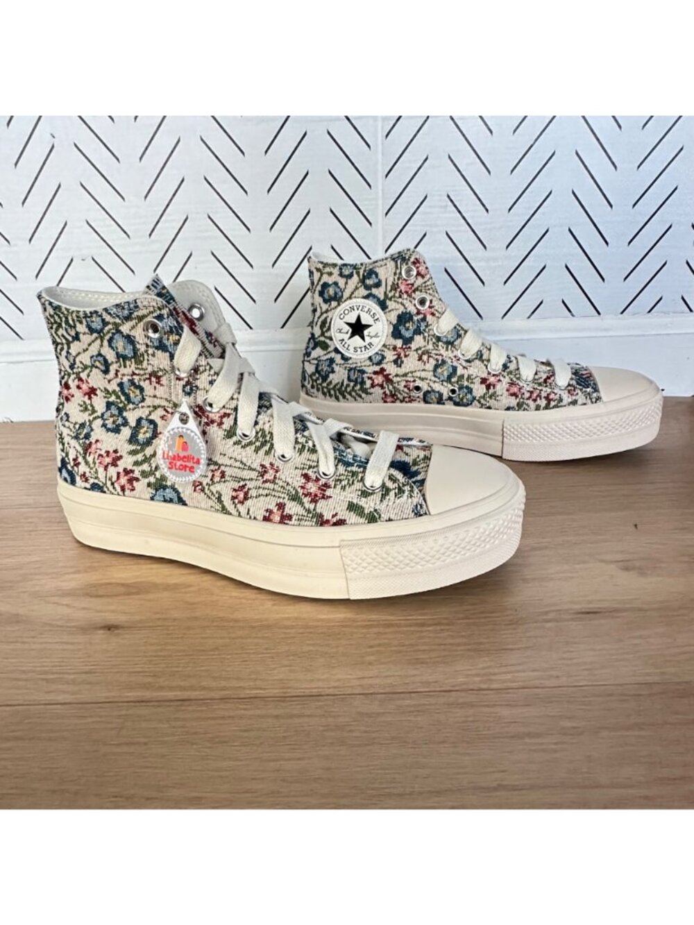 ✨Converse Chuck Taylor Lift Platform 9.5 Women Sneakers Flowers Tapestry A11992C - Picture 3 of 11